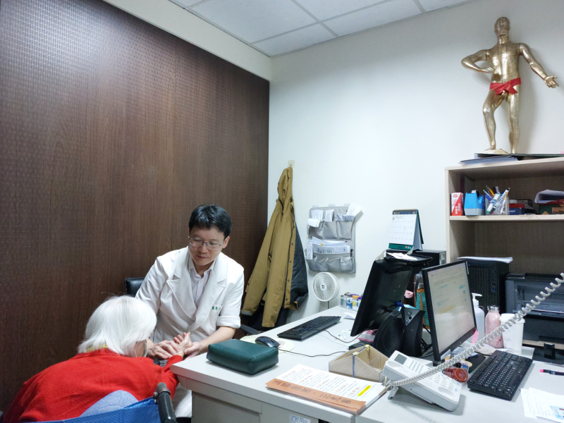 談「春節高齡長者養生」 ! 中醫師 : 遵循四時生長收藏規律 調護身心